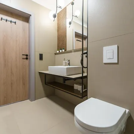 Rent Like Home - Bel Mare 407E